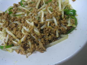 ☆もやしとひき肉のカレー炒め