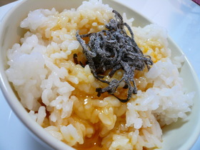 卵かけごはん☆塩昆布トッピング