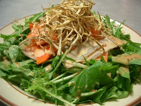 ごぼうと水菜のパリパリサラダ（ゴマドレ）