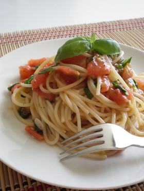 ☆トマトの香味パスタ(温・冷お好みで)☆