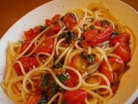 シンプル★トマトとバジルのスパゲッティー
