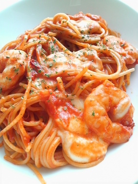 天然海老とモッツァレラのトマトパスタ