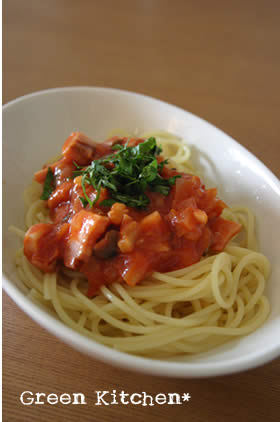トマト×玉ねぎ×ハーブの冷製パスタ