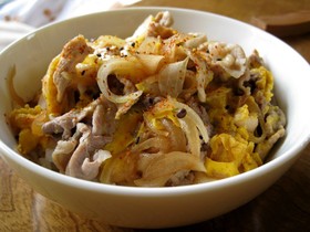 ★簡単ランチ★豚肉たまご丼