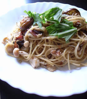 夏に食べたい♪梅肉とじゃこの甘酸っパスタ