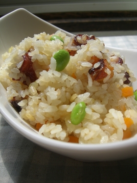 炊飯器で簡単♪たこと枝豆のピラフ