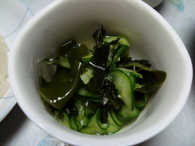 きゅうりとわかめの酢の物