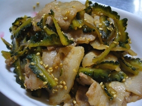 ＊ゴーヤと豚肉の炒め物♪＊