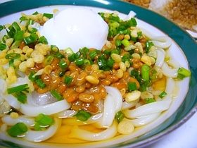 冷やし納豆うどん
