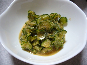 キュウリの胡麻和え
