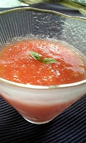 シンプル　トマトだけのスープ