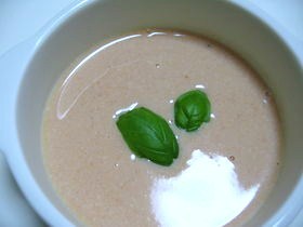 クリーミーな冷たいとまとのスープ