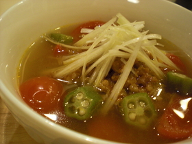 トマトとオクラの肉味噌のっけスープ☆