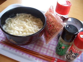 吉田名物-湯もりうどん-(・ω・)/