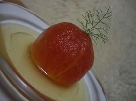 丸ごとトマトなコンソメスープ