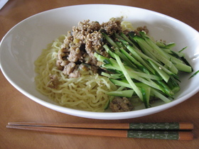 夏だ！簡単ジャージャー麺風肉みそ