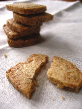 ココナッツとごまのクッキー