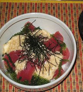 海ぶどうととろろマグロ丼