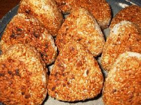 お醤油が香ばしい母の焼きおにぎり