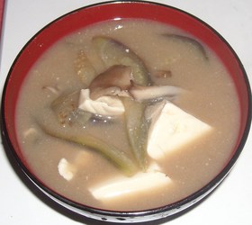 舞茸＆ナス＆豆腐の味噌汁
