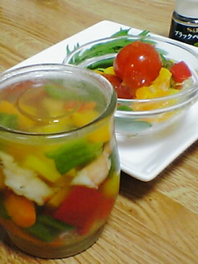彩り野菜と海老のゼリー寄せ