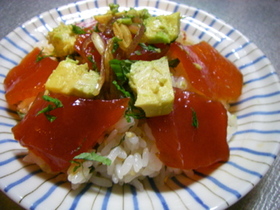 まぐろの漬けごはん