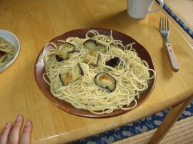 簡単！茄子のコンソメパスタ
