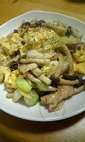 卵・豚・きのこの炒めもの