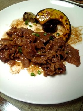 牛薄切り肉のステーキ~夏野菜添え~
