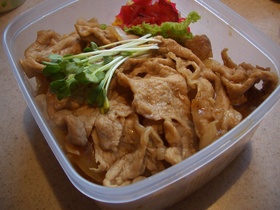 お弁当　豚の生姜焼き丼