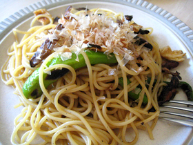 焼き野菜のしょうゆパスタ