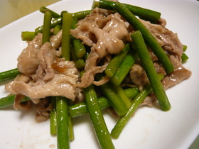 豚肉とにんにくの芽のシンプル塩炒め