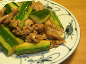 きゅうりと豚肉の炒め物
