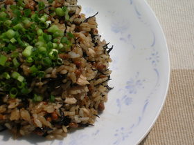 柚子胡椒風味のひじき納豆チャーハン