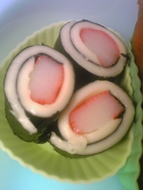 お弁当の隙間に☆カニカマの海苔チー巻き♫