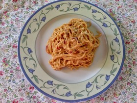 リコッタチーズ胡桃トマトソースのパスタ