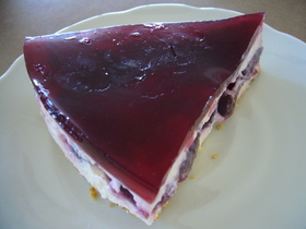 ✿ダークチェリーの３層チーズケーキ✿