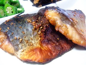 鯖の漬け焼き　ゴマ醤油味
