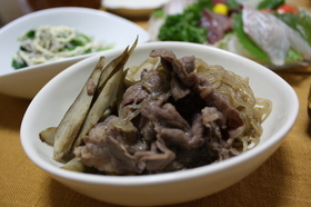 牛肉とごぼうとしらたきの炊いたん
