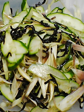 きゅうりとみょうがの塩昆布あえ