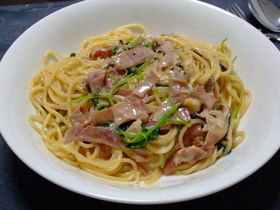 ベーコン椎茸三つ葉の和風クリームパスタ