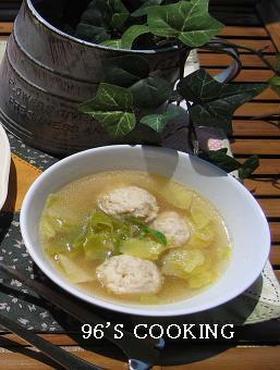 鶏肉団子とキャベツのスープ