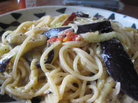 なすやトマト・ねぎ…クリームパスタ