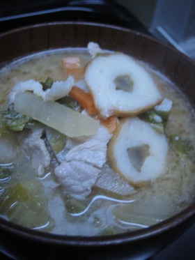 決め手はズバリ！ごぼう天。豚汁