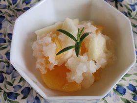 柿とリンゴのみぞれ和え