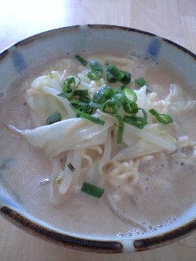 野菜たっぷり豆乳ラーメン