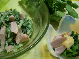 魚肉ソーセージと春菊の味噌マヨあえ