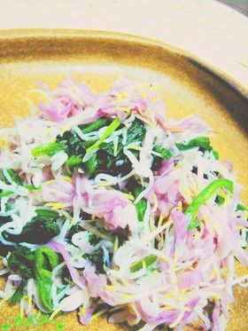 優雅に・・・菊とほうれん草の和えもの
