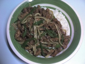 ●青椒肉絲(豚肉とピーマンの細切り炒め)