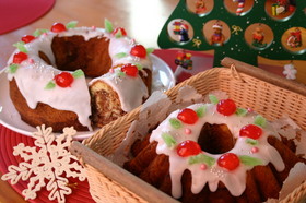 クリスマス　　ヒイラギのマーブルケーキ
